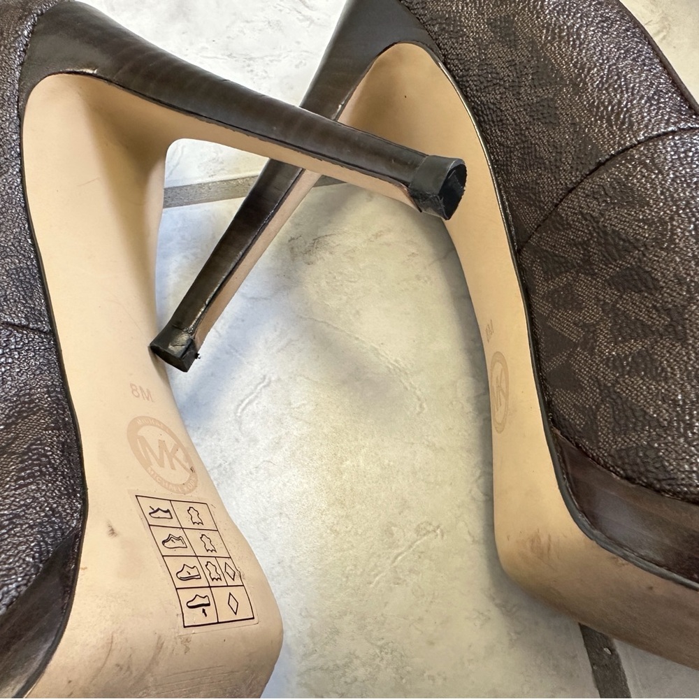 Michael Kors Textured Chocolate Heels - Picture 3 of 6